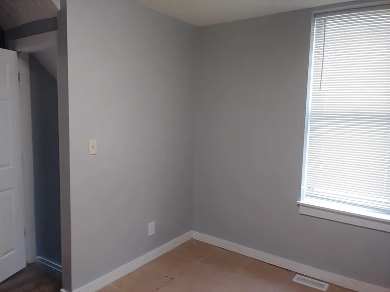422 Stoddart Ave — Photo 7