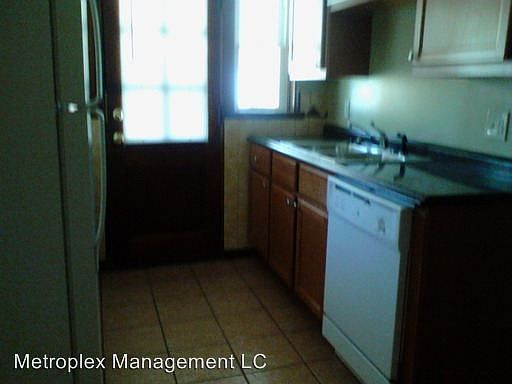 3rd image of 7717 Gannon Ave