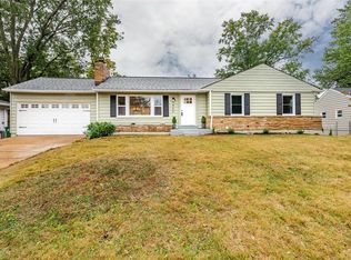 422 Honeysuckle Ln, Saint Louis, MO