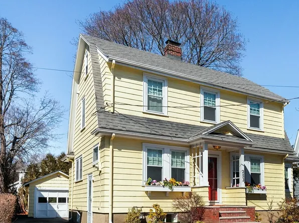 253 Pleasant St, Marblehead, MA 01945