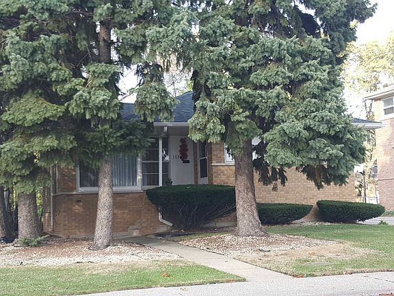 3rd image of 1036 E 161st Pl
