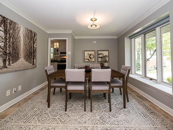 5th image of 387 Madewood Ln