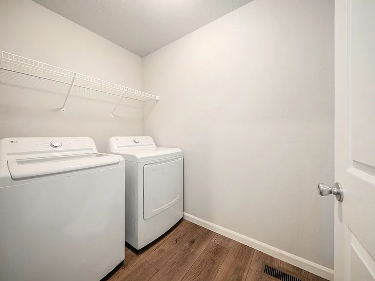 1027 Maple Ave — Photo 15