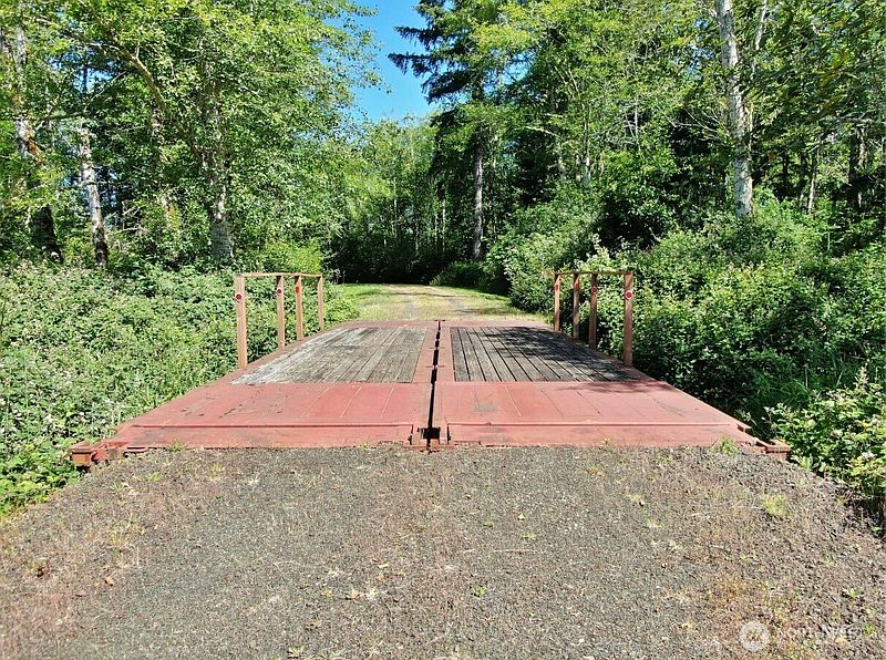 5th image of 570 Elk Prairie Road