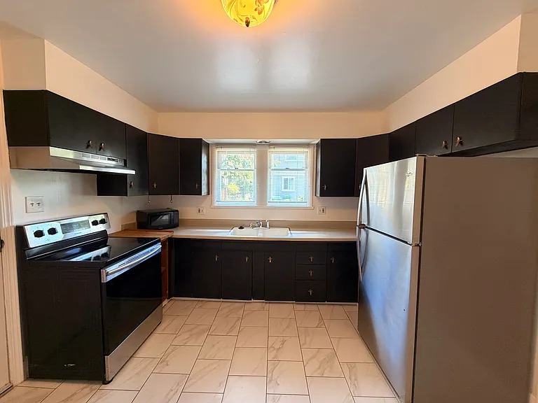 319 Thoma St — Photo 18