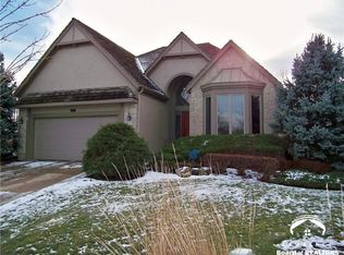 20522 W 98th Pl, Lenexa, KS 66220
