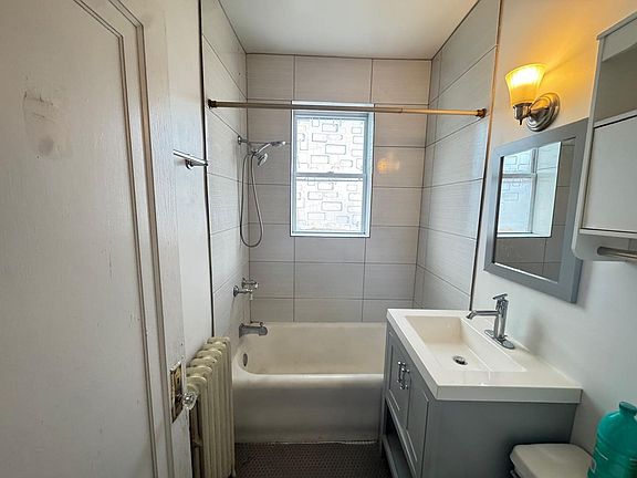 5th image of 2700 N Laramie Ave #3