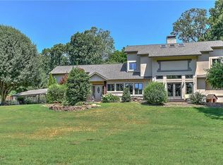 620 S Horsebarn Rd, Rogers, AR 72758