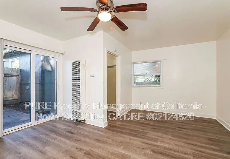 2107B Montgomery Dr — Photo 1