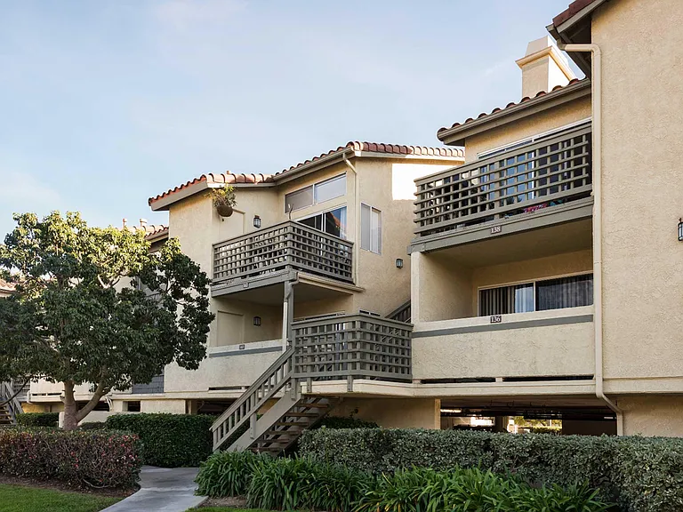 Elan Overlook Laguna Apartments — Photo 6