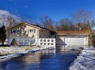 43 Fairfield Dr, Rochester, NY 14620
