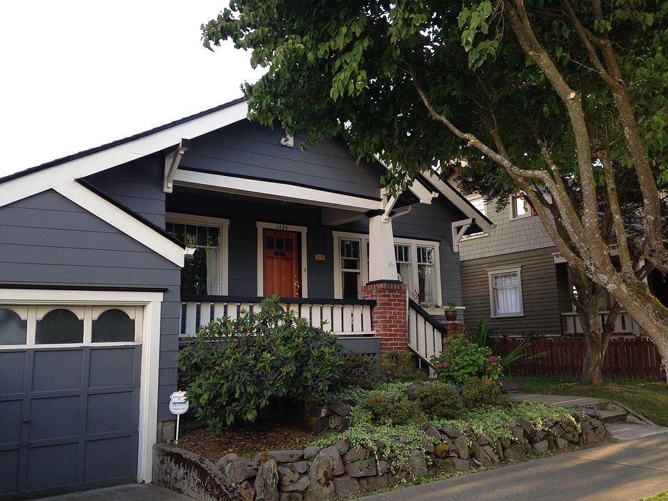 2nd image of 1134 N L St