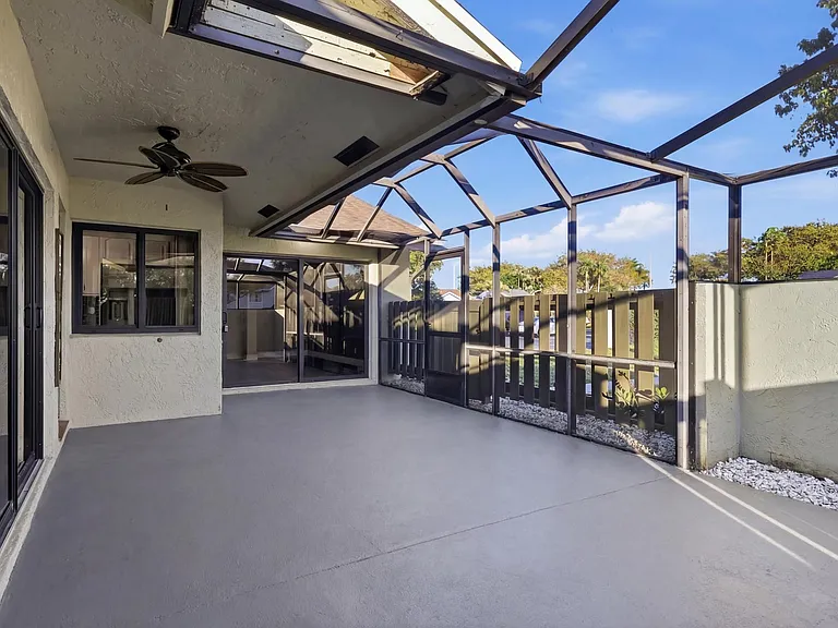 5694 Northpointe Ln — Photo 22