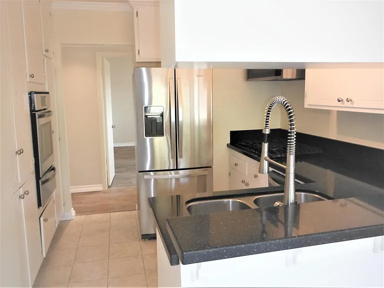 3615 Greenfield Ave #4 — Photo 6