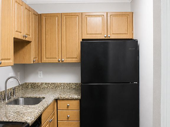 4th image of 5500 N Flagler Dr APT 3