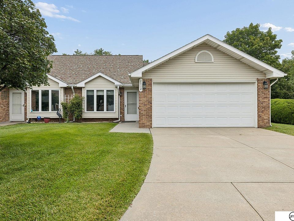 1st image of 2512 Hollyhock Cir #4