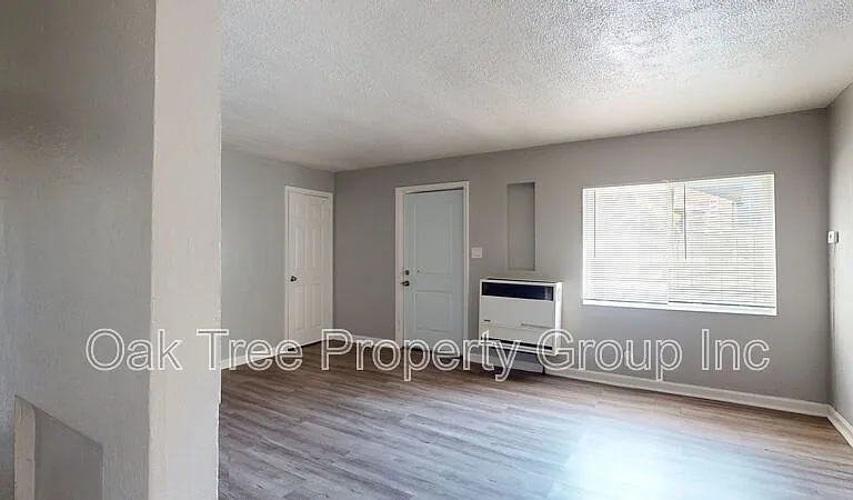 6621 Bancroft Ave — Photo 6