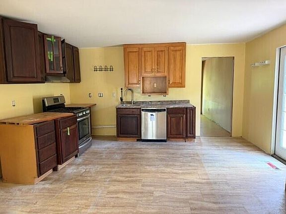 5th image of 5636 Revere Dr