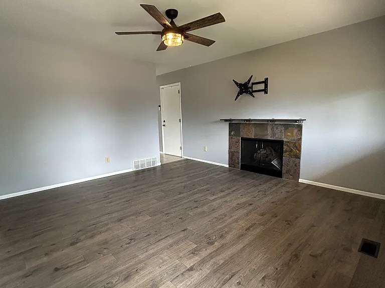 1184 Stanton St — Photo 3