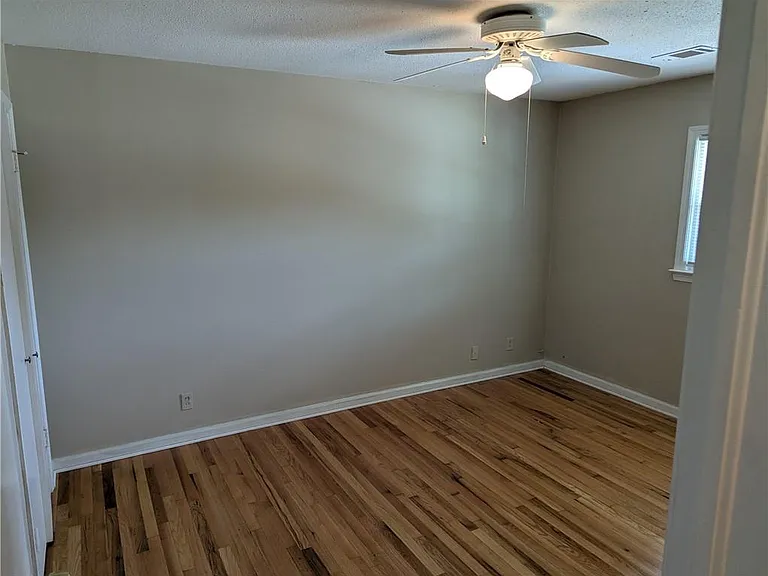 514 Clover Dr #4 — Photo 5