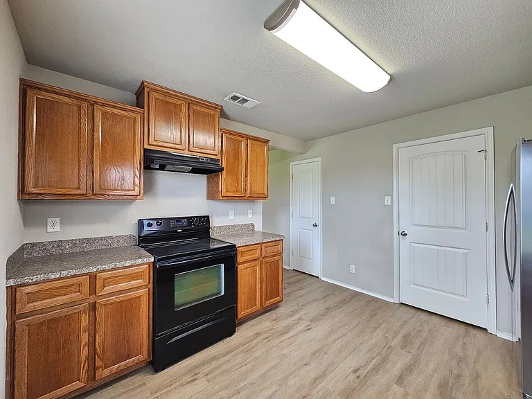 3804 Ida Dr — Photo 5