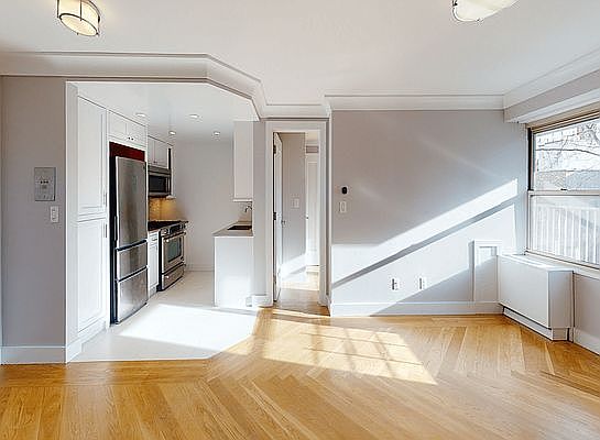 3rd image of 50 W 93rd St #507C