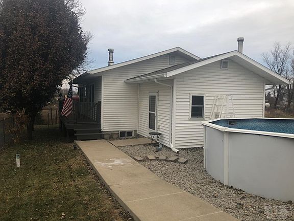 3rd image of 212 W Main St