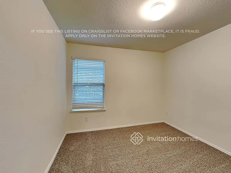 1800 Alamandine Ave — Photo 12