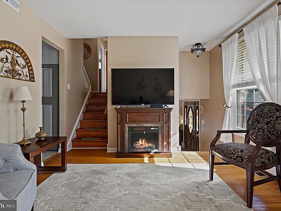 4th image of 26 Canterbury Dr