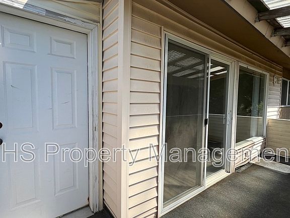4th image of 1913 Hoxie Ave APT D