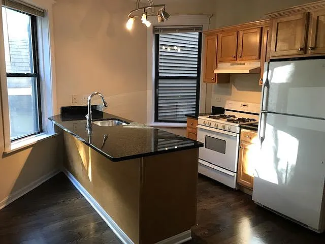 3654 N Marshfield Ave #1 — Photo 1
