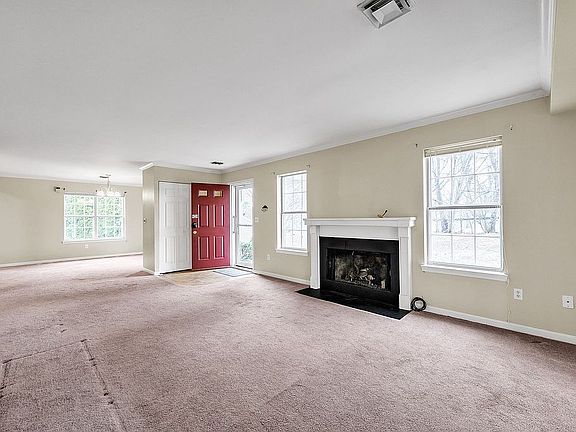 Living Room w/ gas fireplace
