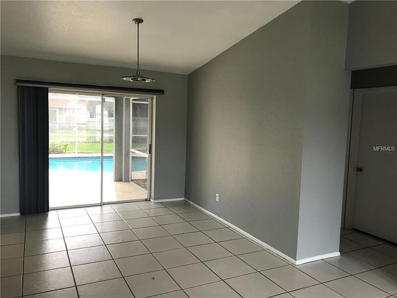 4th image of 510 SE 9th Ave