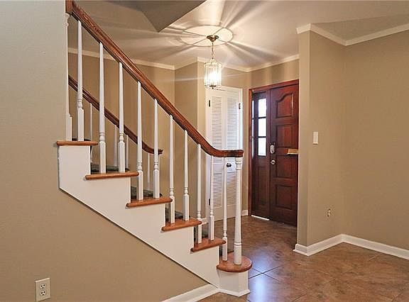 4th image of 5622 Albany Ct