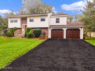 34 Cook Cir, Gansevoort, NY 12831