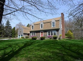 150 Library St, Groton, CT 06355