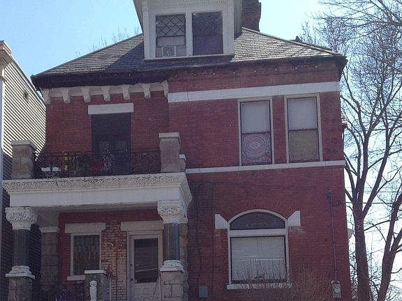 3rd image of 131 Nixon St