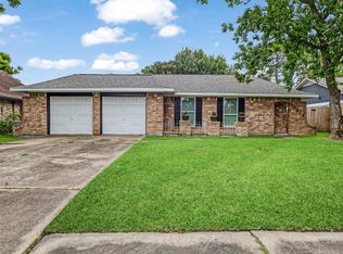 10323 Sagebluff Dr, Houston, TX 77089