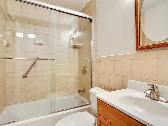 2nd image of 115 Biscayne Dr NW APT E-1