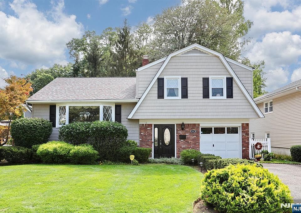 1st image of 442 Henley Ave
