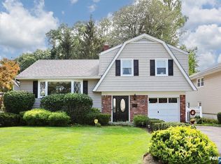 442 Henley Ave, New Milford, NJ 07646