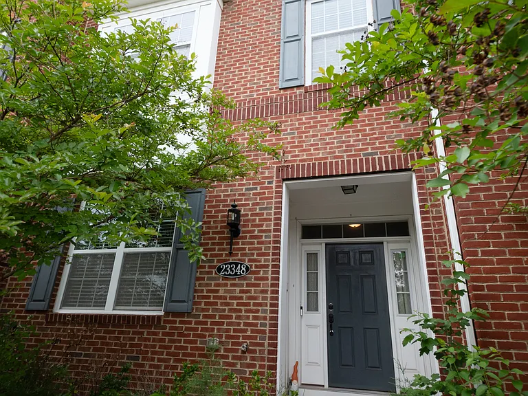 23348 Madison Heights Ter — Photo 2