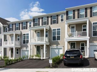 2208 Red Fox Dr, Hummelstown, PA 17036