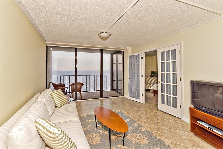 2nd image of 1301 S 1st St #1606