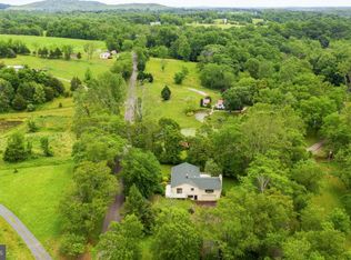 3288 Slate Mills Rd, Sperryville, VA 22740