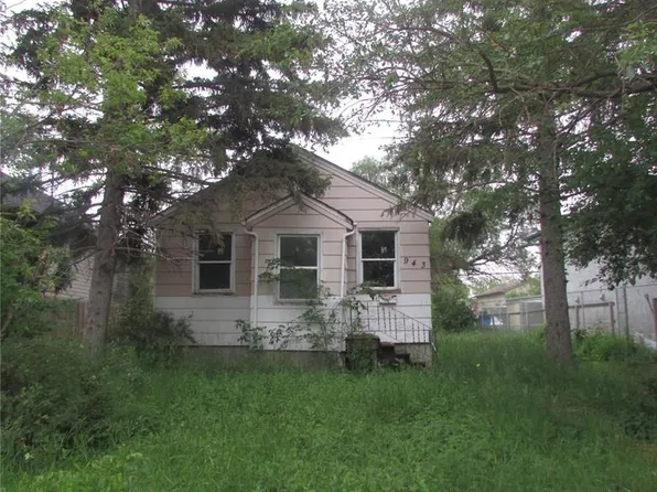 943 Athol STREET, Regina, SK S4T 3B8