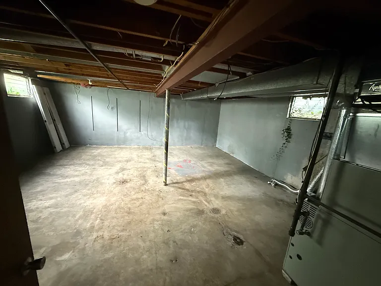 708 E Culton St — Photo 13