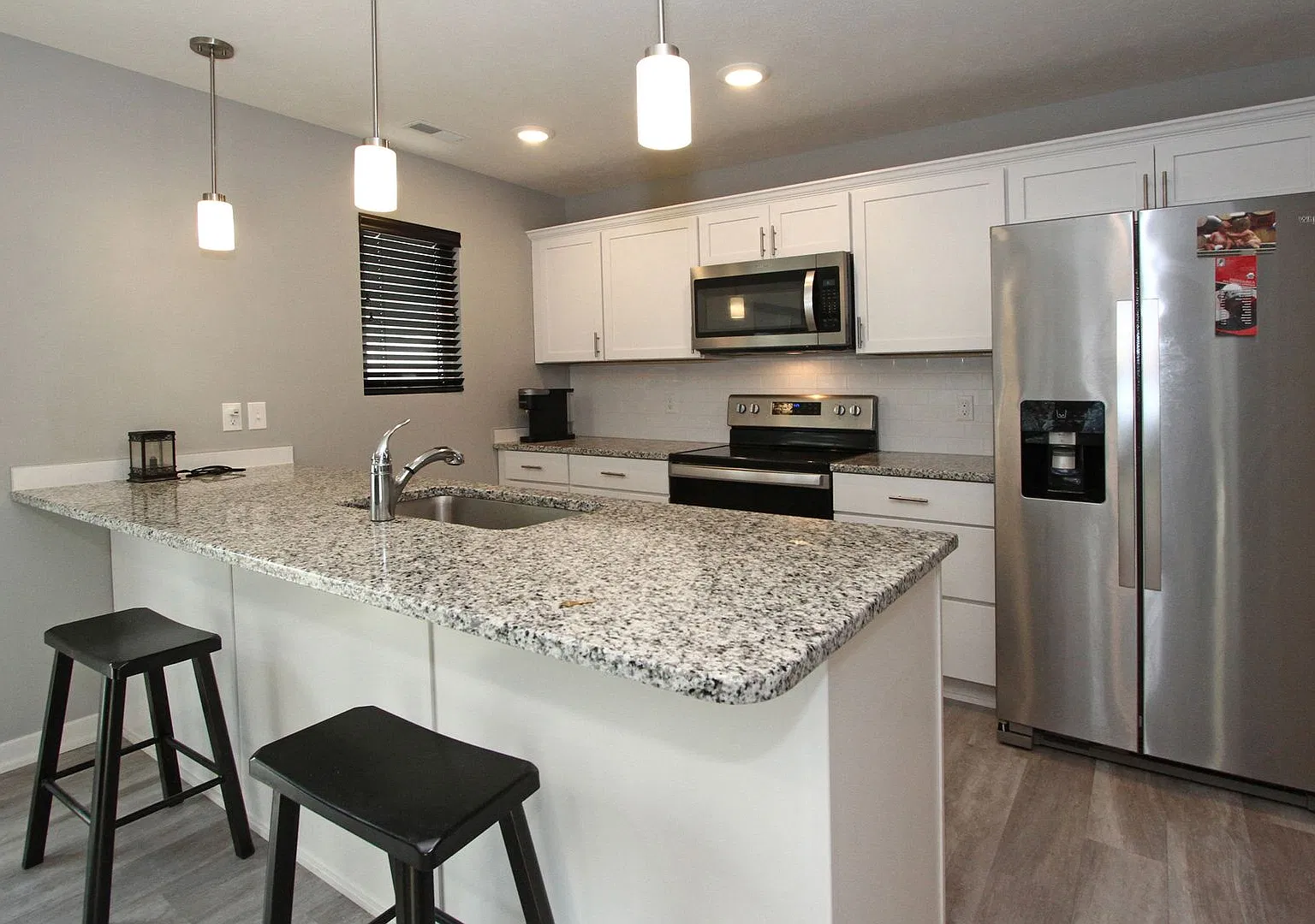 Almost new Townhouse — Photo 4