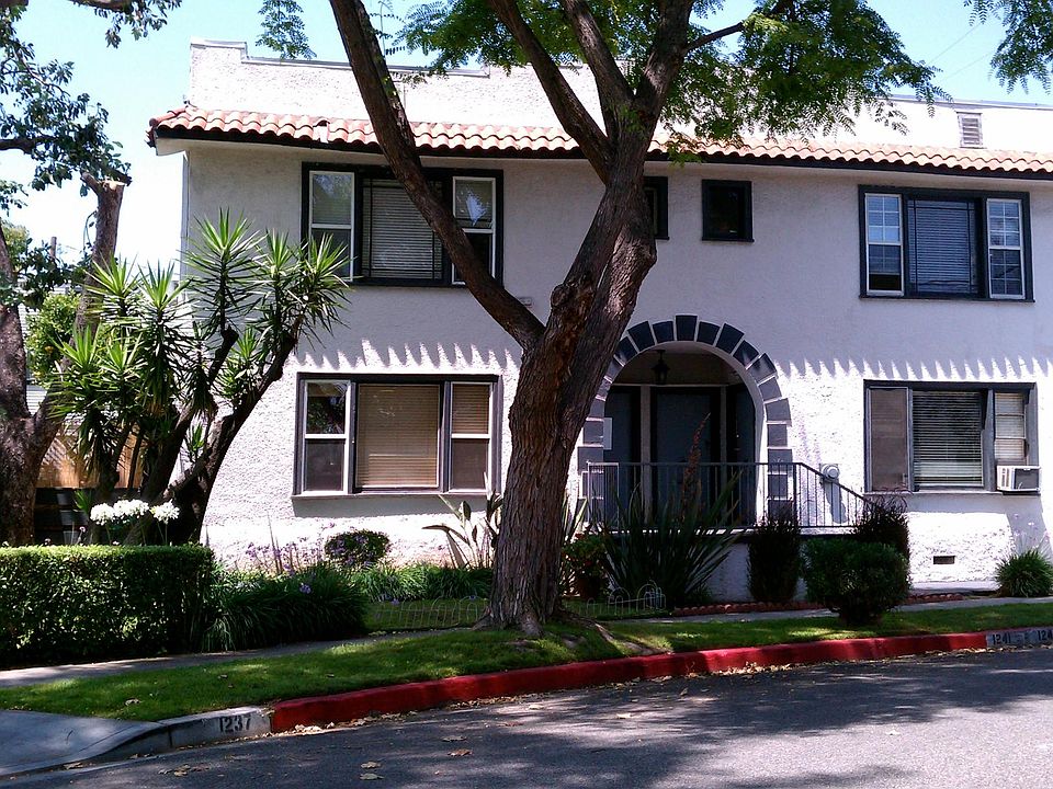 1st image of 1243 Poinsettia Pl