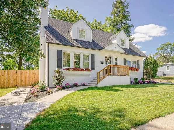 9 N Hilltop Ave, Somerdale, NJ 08083